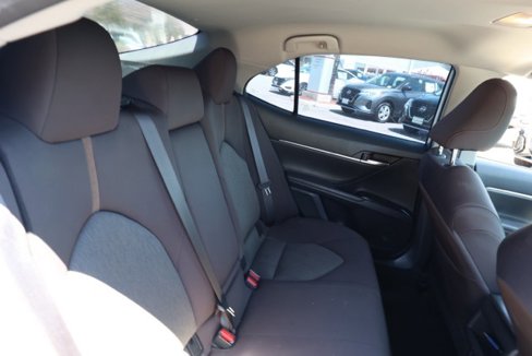Used 2020 Toyota Camry LE image 17