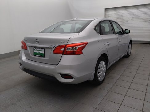 Used 2017 Nissan Sentra SV image 9