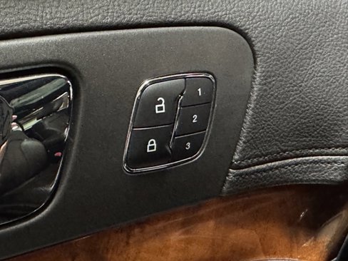Used 2015 Lincoln MKT AWD image 15