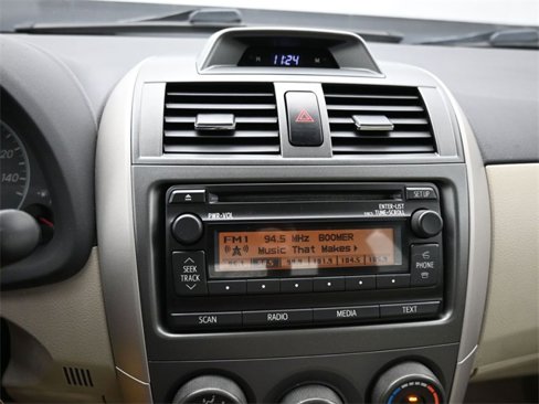Used 2012 Toyota Corolla LE image 29