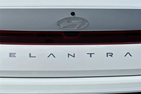 Used 2024 Hyundai Elantra SEL image 28