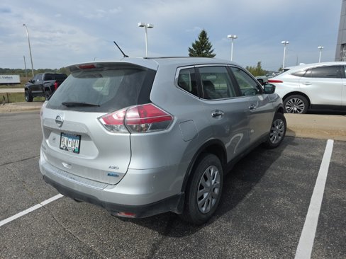 Used 2014 Nissan Rogue S image 3