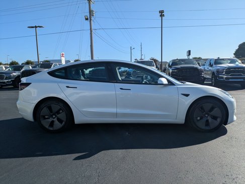 Used 2023 Tesla Model 3 Standard Range image 4
