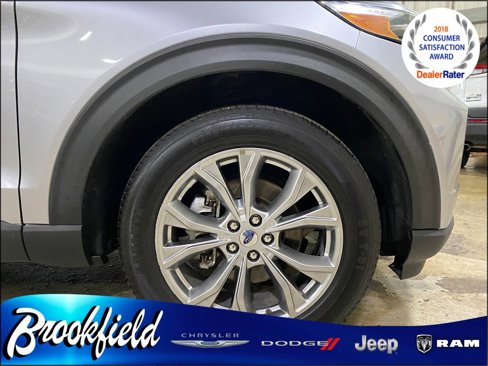 Used 2022 Ford Explorer Limited w/ Equipment Group 301A image 9