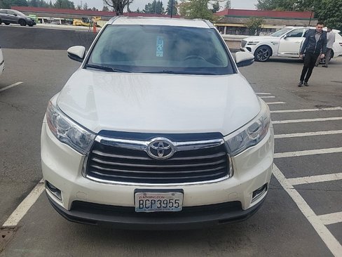 Used 2016 Toyota Highlander Limited image 1