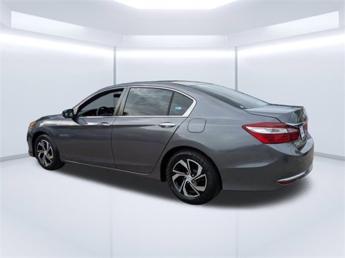Used 2017 Honda Accord LX image 6