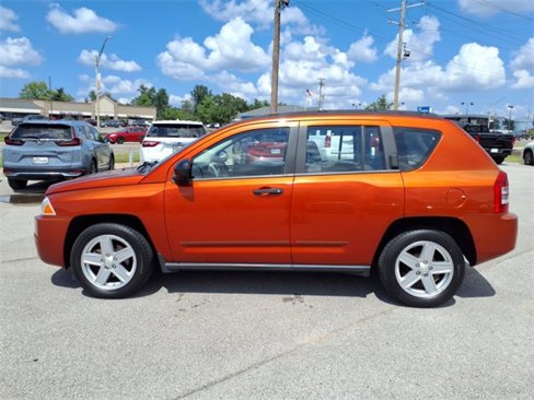 Used 2008 Jeep Compass Sport image 2