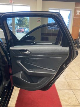 Used 2023 Volkswagen Jetta Sport image 10