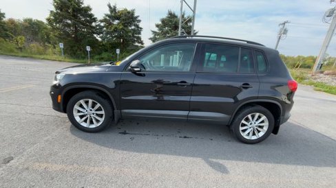 Used 2015 Volkswagen Tiguan SE image 6