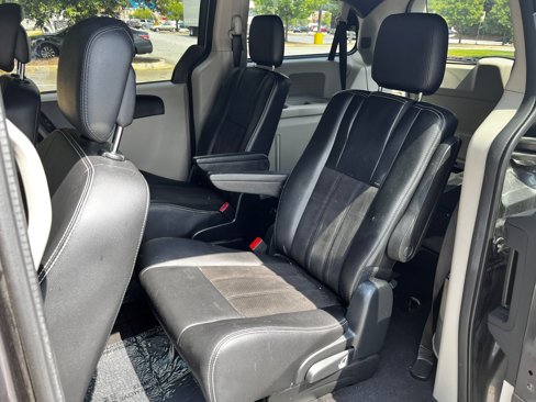 Used 2019 Dodge Grand Caravan SXT image 27