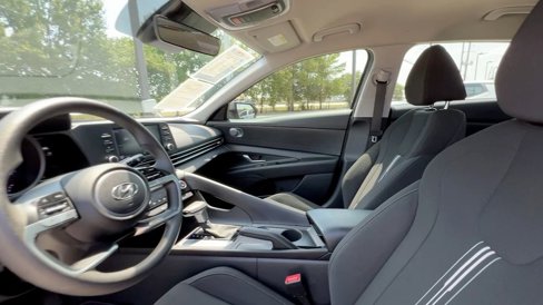 Certified 2023 Hyundai Elantra SEL image 32