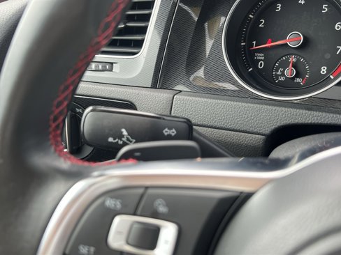 Used 2015 Volkswagen GTI SE image 20