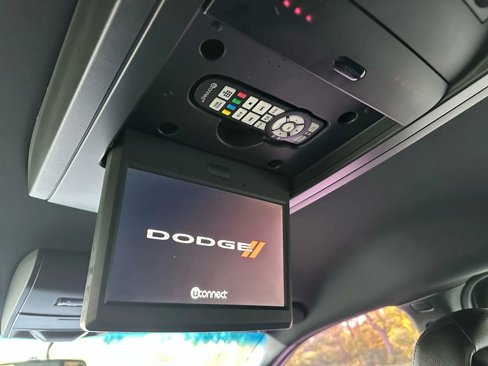 Used 2016 Dodge Grand Caravan SXT image 16