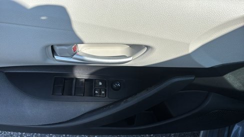 Used 2021 Toyota Corolla LE image 14