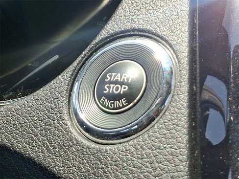 Used 2020 Nissan Rogue Sport SV image 23