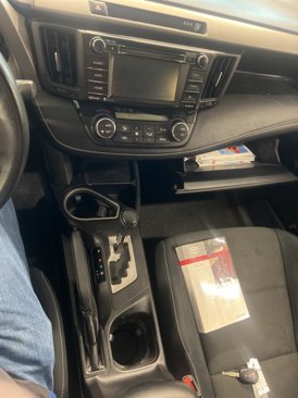 Used 2017 Toyota RAV4 XLE image 29