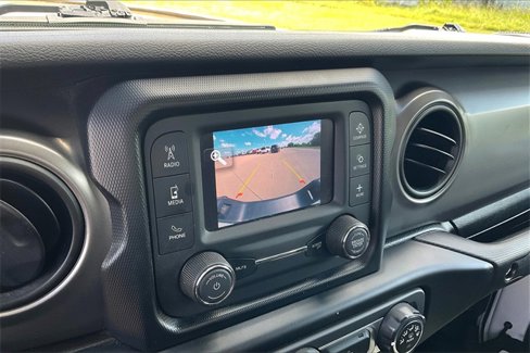 Used 2021 Jeep Gladiator Willys image 22