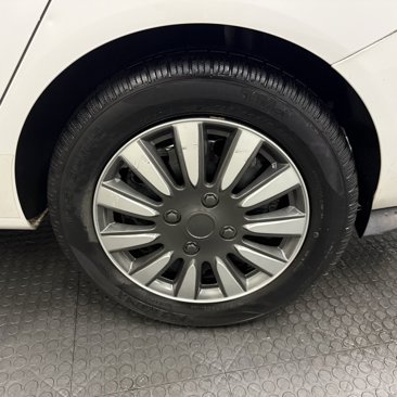 Used 2013 Ford Fiesta SE image 11