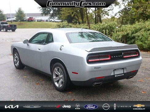 Used 2019 Dodge Challenger SXT image 5