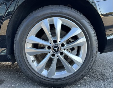 Used 2019 Mercedes-Benz C 300 4MATIC Sedan image 9