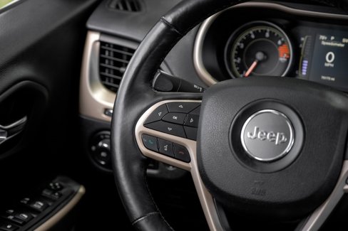 Used 2017 Jeep Cherokee Latitude w/ Comfort/Convenience Group image 26