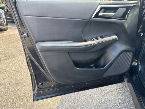 Used 2024 Mitsubishi Outlander SE image 11