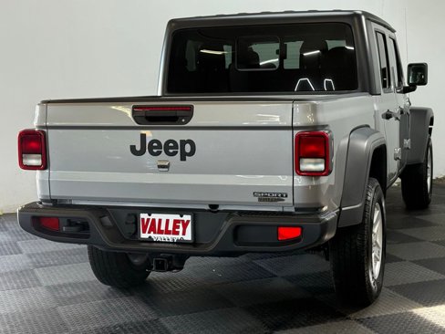 Used 2020 Jeep Gladiator Sport w/ Quick Order Package 24S image 9