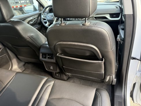 Used 2023 GMC Terrain SLT image 21