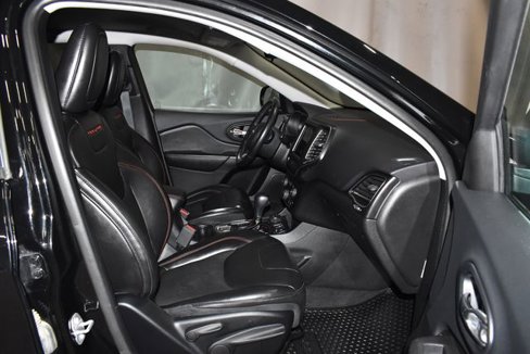 Used 2019 Jeep Cherokee Trailhawk image 27