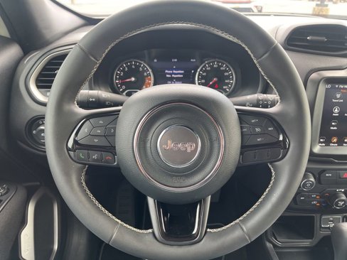 Used 2021 Jeep Renegade Latitude image 15