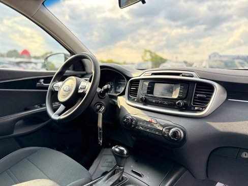 Used 2017 Kia Sorento LX image 39