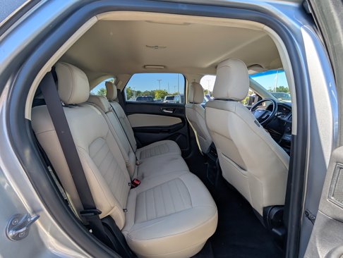 Certified 2020 Ford Edge SE image 11