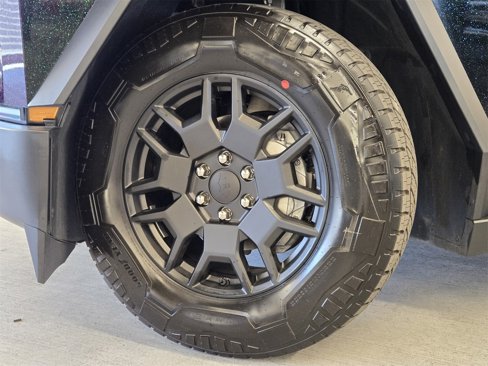 Used 2025 Tesla Cybertruck AWD Crew Cab image 26