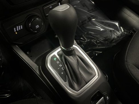Used 2023 Jeep Renegade Latitude image 20
