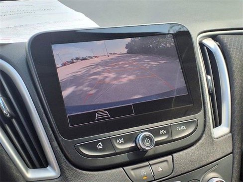 Used 2022 Chevrolet Malibu LT image 13