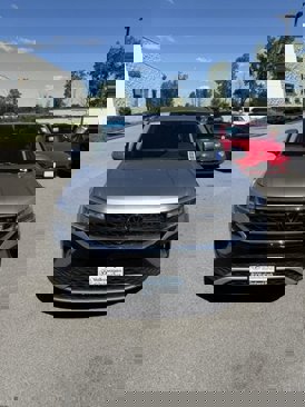 Certified 2024 Volkswagen Taos SE w/ Panoramic Sunroof Package image 2