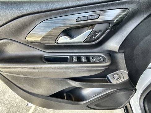 Used 2022 GMC Terrain SLT w/ Tech Package image 22