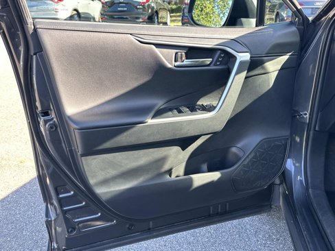 Used 2020 Toyota RAV4 Limited image 17