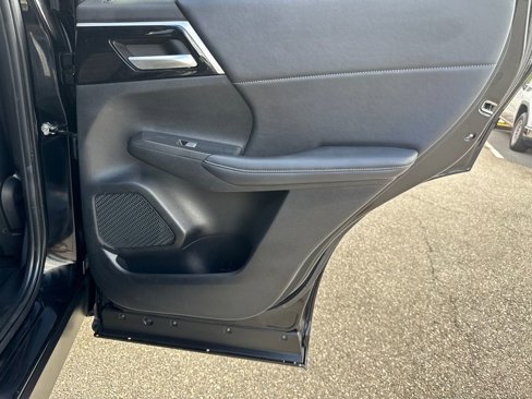 Used 2024 Mitsubishi Outlander SE image 16