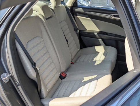 Used 2018 Ford Fusion S image 23
