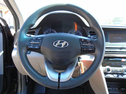 Used 2020 Hyundai Elantra SE w/ Cargo Package (C1) image 15