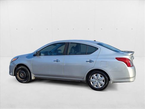 Used 2017 Nissan Versa SV image 8