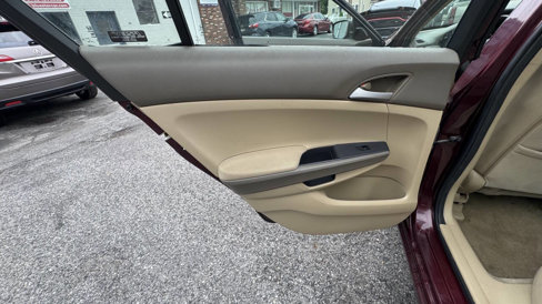 Used 2010 Honda Accord LX image 29