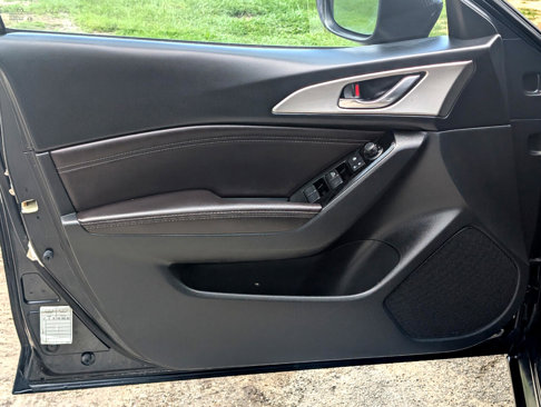 Used 2017 MAZDA MAZDA3 Touring image 15