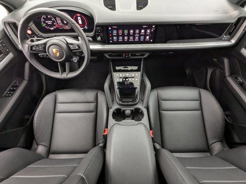 Used 2024 Porsche Cayenne image 20
