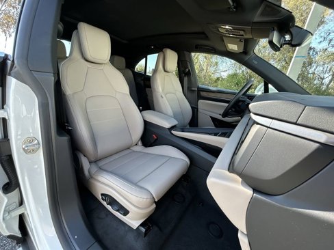New 2025 Porsche Macan Electric image 29