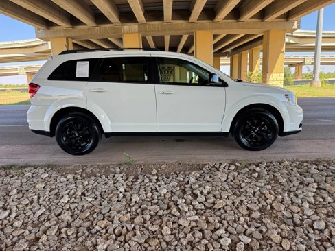 Used 2019 Dodge Journey SE w/ Premium Group image 2