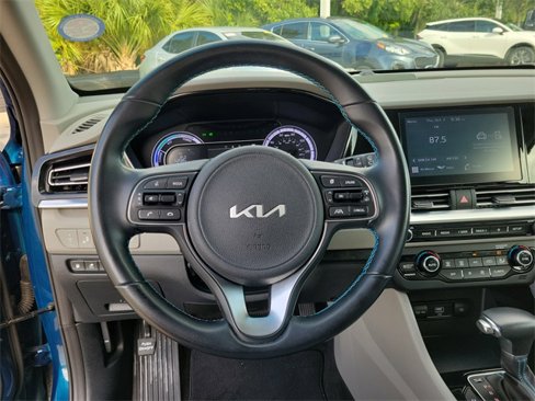 Certified 2022 Kia Niro LXS image 26
