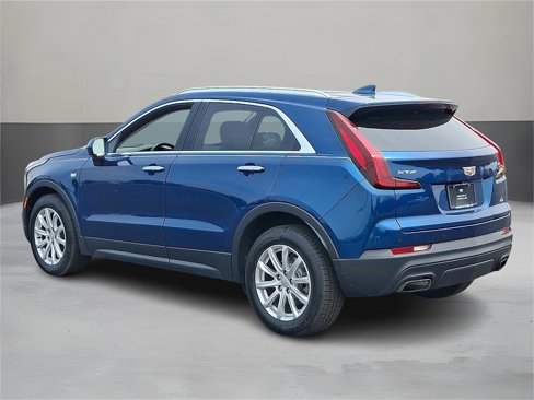 Used 2019 Cadillac XT4 Luxury w/ Cold Weather Package image 6