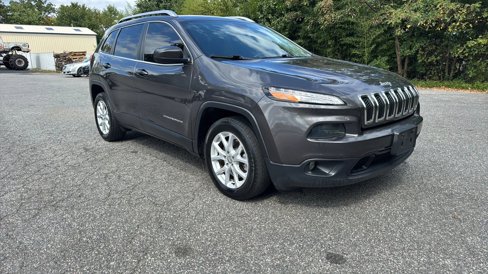 Used 2018 Jeep Cherokee Latitude Plus w/ Cold Weather Group image 3